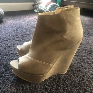 Chinese Laundry wedges